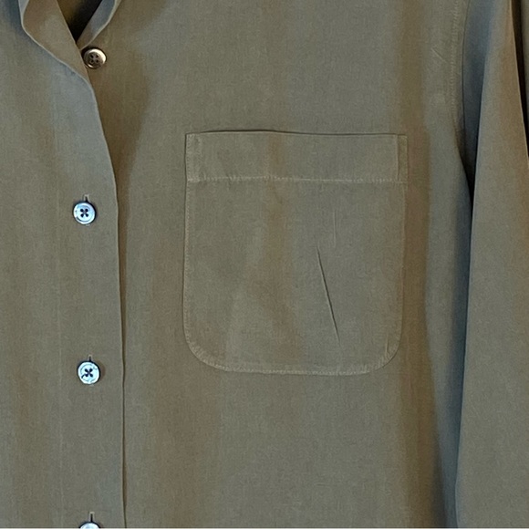Lands’ End olive green silk button down blouse in size large - Picture 3 of 8